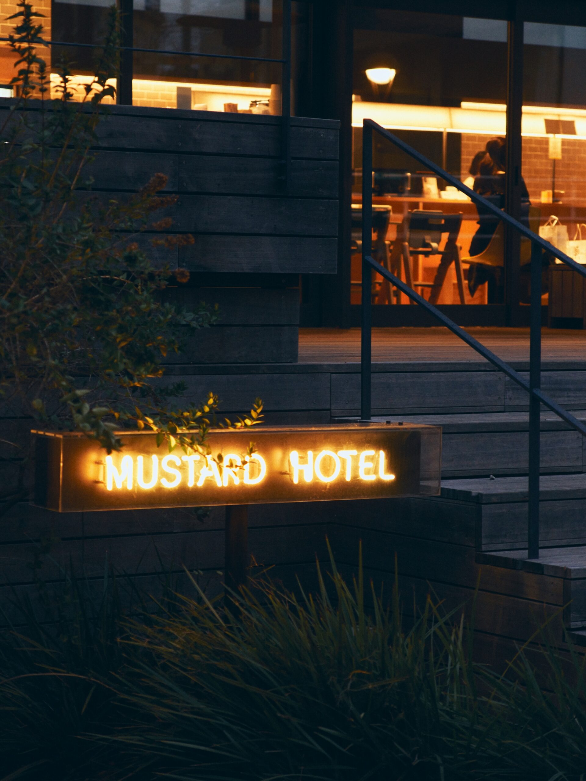 mustard-hotel
